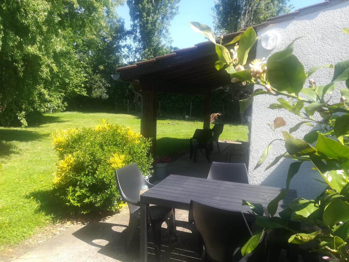 Studio Avec Jardin A 5 Min Du Parc Walibi Roquefort  Exterior photo